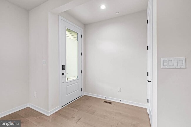 Photo - 315 Gilman St