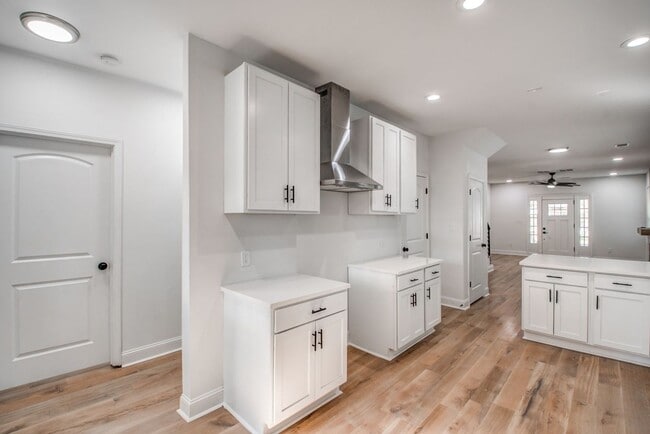 Photo - 1825 Young Ave