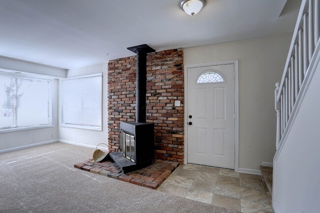 Photo - 3BD, 1.5BA - Beautifully Remodeled Townhome in Columbia