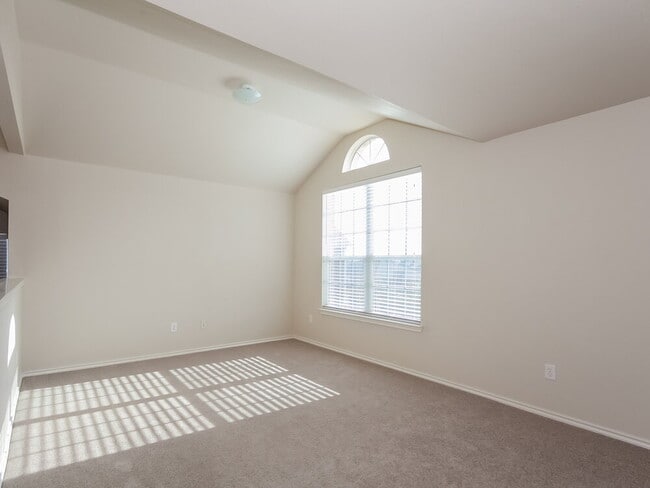 Photo - 12716 Chattaroy Ln