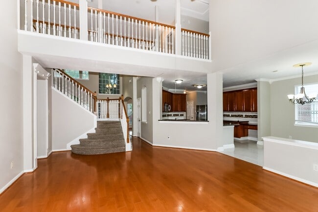 Photo - 902 Rock Springs Dr
