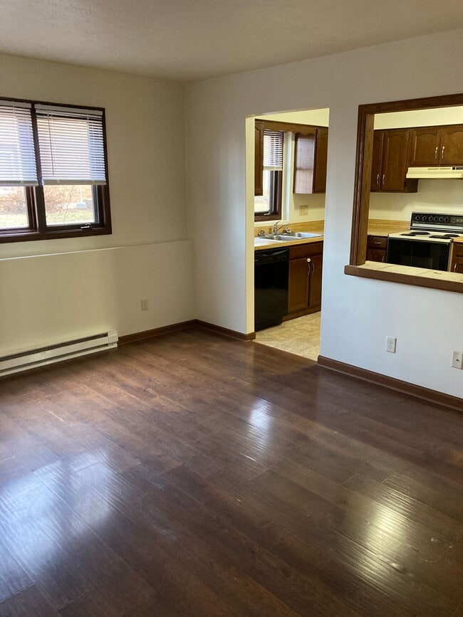 Immaculate Updated 2 Bedroom
