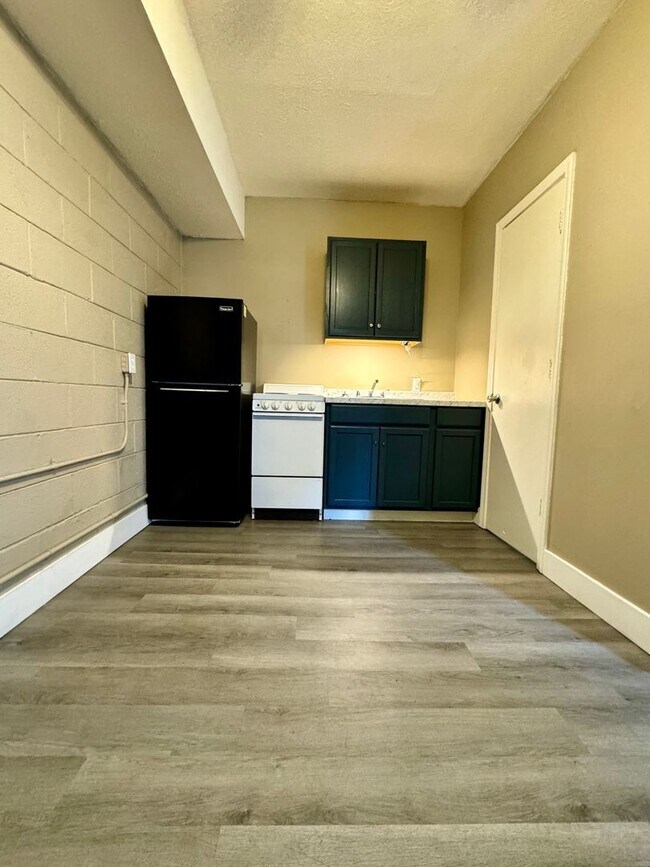 401 N Maple St Unit 11