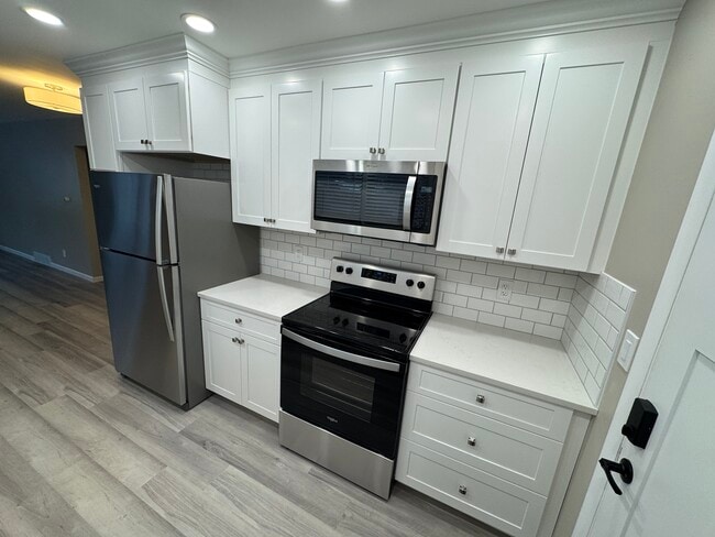 Kitchen - 4295 Shimerville Rd Unit Lower