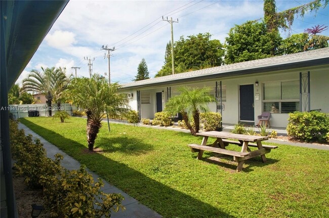 Building Photo - 2206 Fillmore St Unit 3