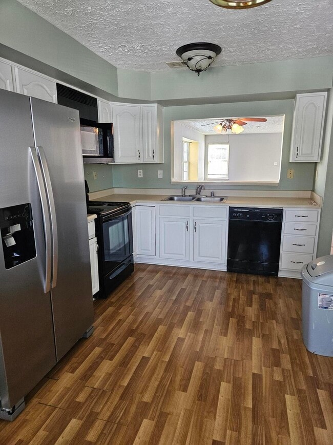 Photo - 106 Deerfield Ln