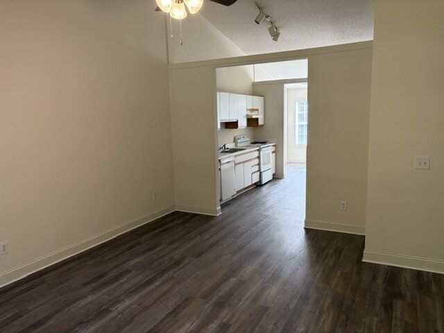 450 Lake Rd