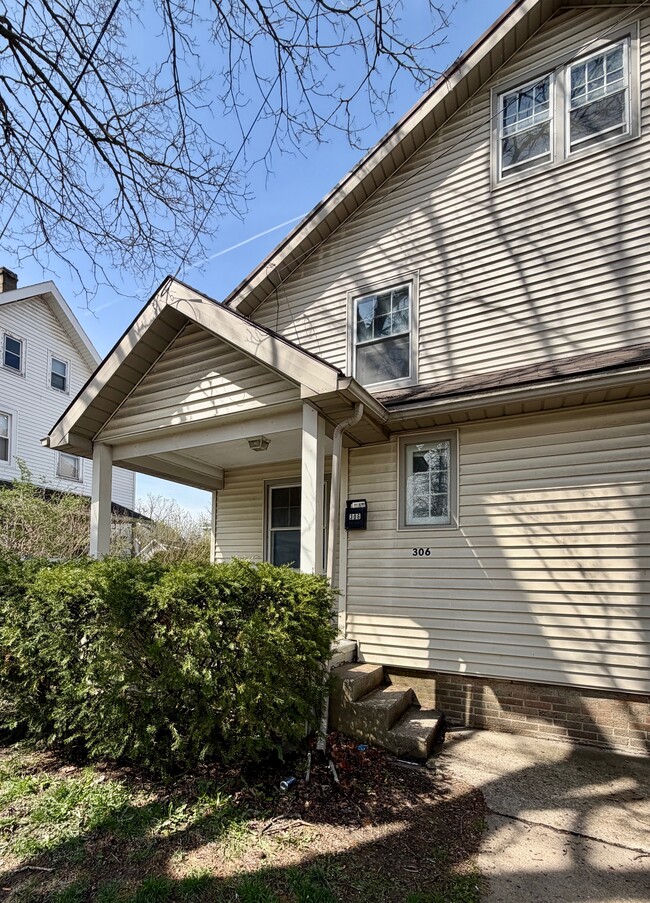 Building Photo - 306-310 Washington Unit 306