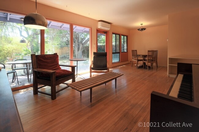 Photo - 10021 Collett Ave