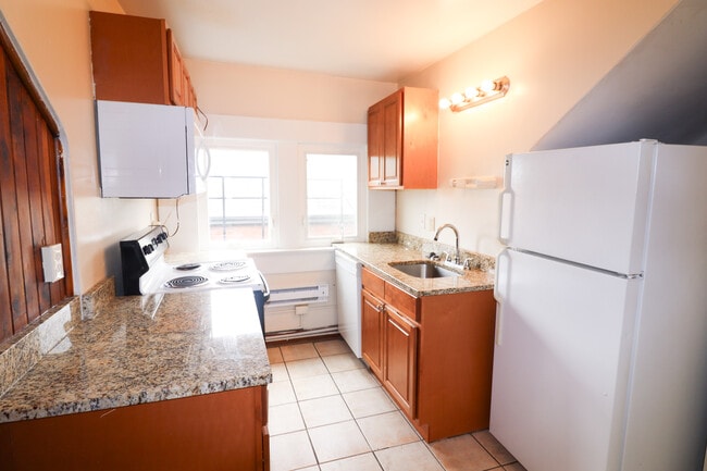 Building Photo - 2353 Ohio Ave Unit #3