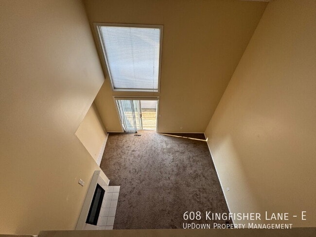Photo - 608 Kingfisher Ln