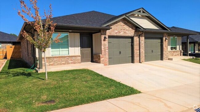 Building Photo - 2 Bed 2 Bath 1 Car Garage Duplex in Summit... Rental