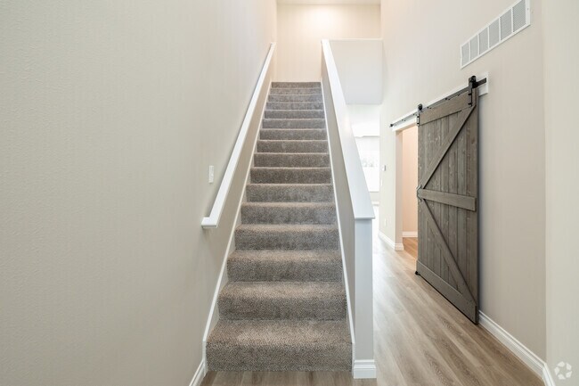3BD, 2.5BA - 1,770SF - Stairwell