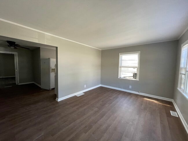 Photo - 826 Carneal Rd
