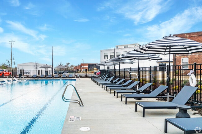 Pool & Deck - The Lofts at King Mill