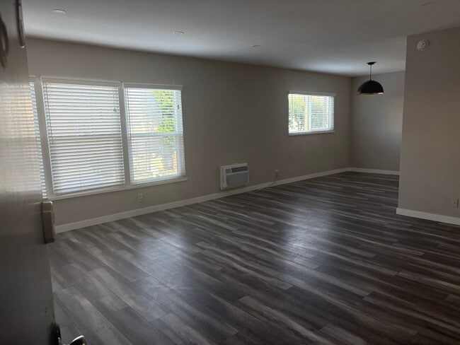 Building Photo - 7254 Hollywood Blvd Unit 1