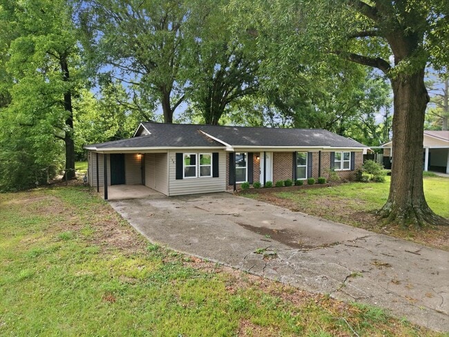 Photo - Charming 3BR/1BA Home in Decatur, AL