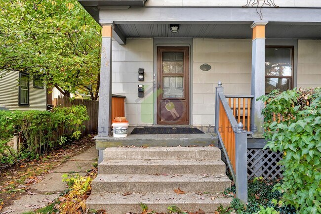 Photo - 312 Eastern Ave SE Unit 2