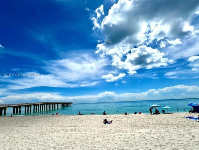Building Photo - 200 Sunny Isles Blvd Unit 2-UPH3