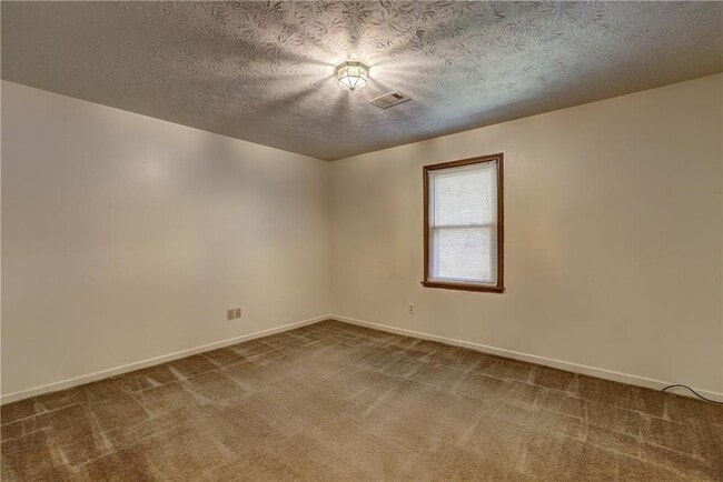 Photo - 2233 Davis Rd SW