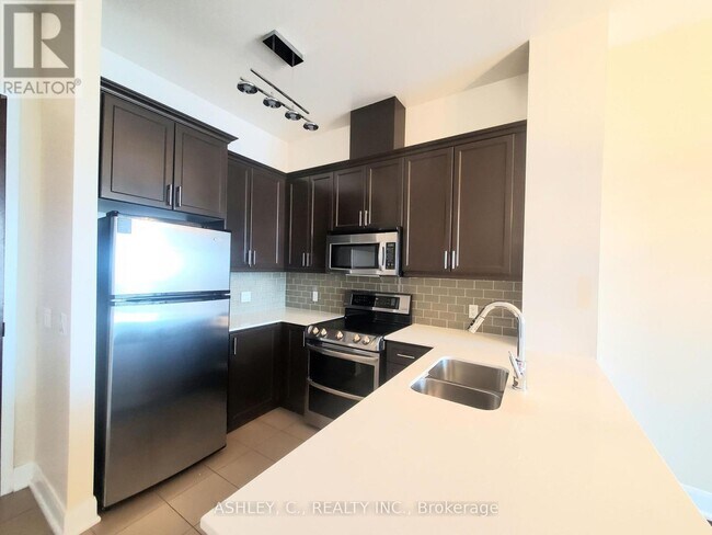 Photo - 2470 Prince Michael Drive Unité 717