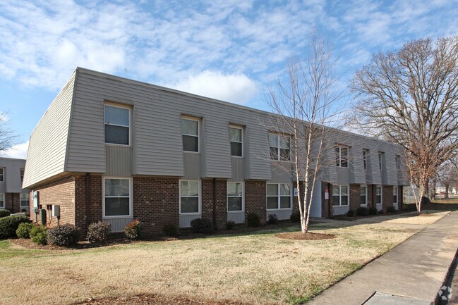 Photo - Clancy Hills Apartments
