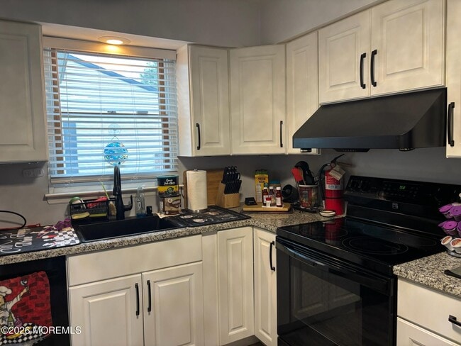 Photo - 20 Easton Dr