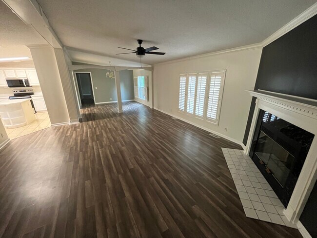 Photo - 16 Madison Dr