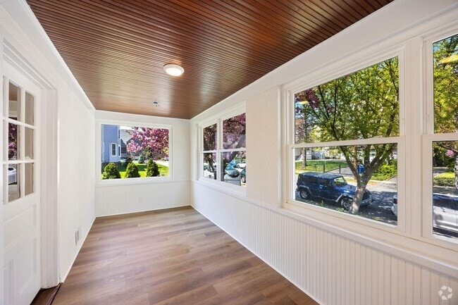Building Photo - 165 Home Ave