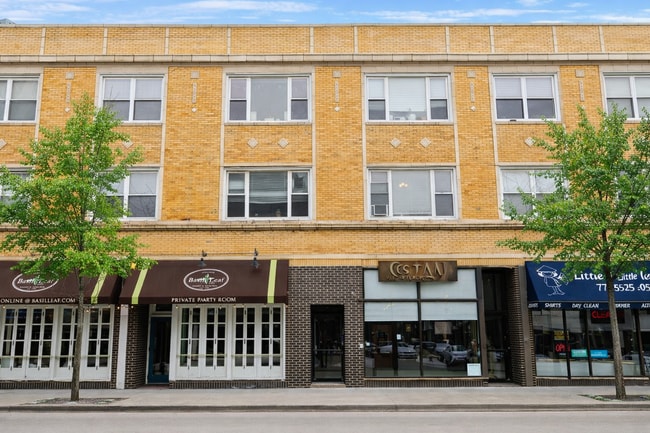 Building Photo - 2467 N Clark St Unit 2