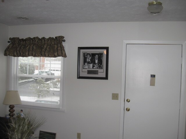 Photo - 326D Cortland St