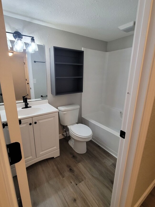 Photo - Renovated 2 Bedroom Apartment in Lake Ozark Unit 4959 Horseshoe Bend Pkwy 1B