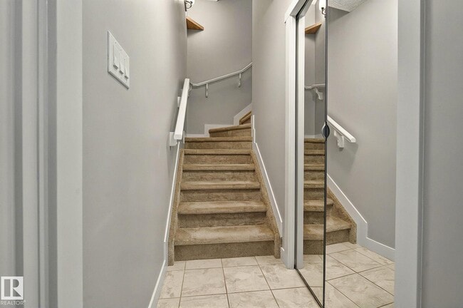 Photo - 1530 Tamarack Blvd NW