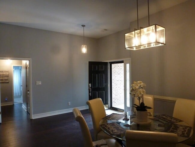 Photo - 2695 The Terraces Way