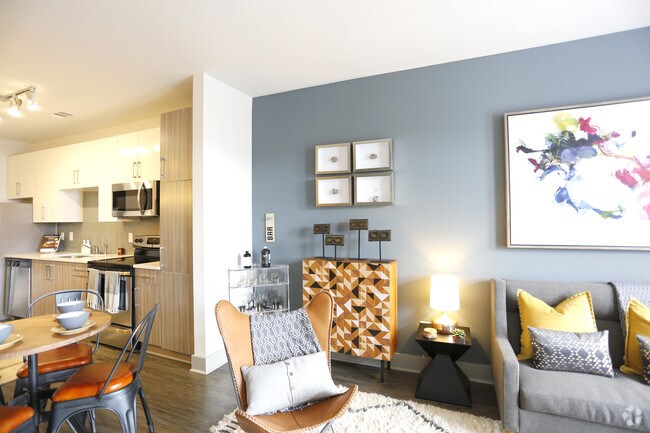 1 BR, 1 BA - 765 SF