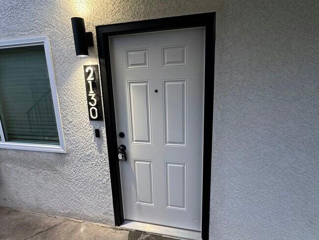 Building Photo - 2118 N Glenn Ave Unit 2130 N. Glenn Ave