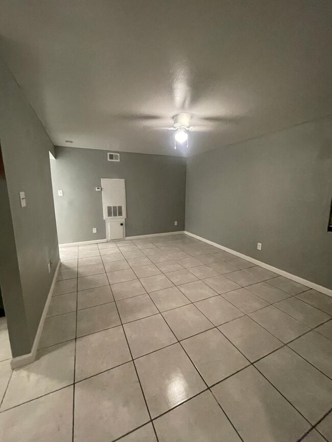 Photo - Airline Villas Apartments