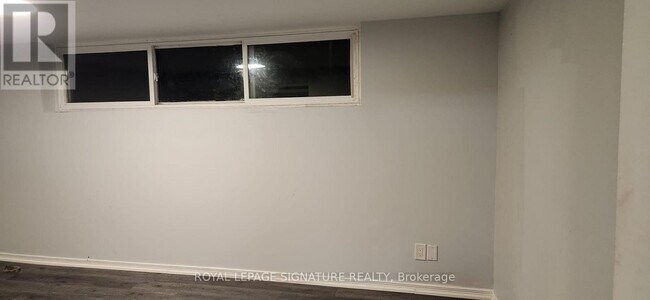 Photo - 3443 Queenston Dr