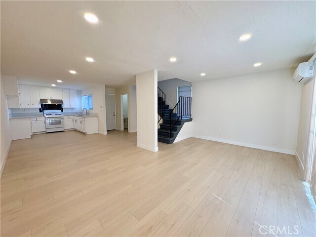 Photo - 660 E 6th St Unit A