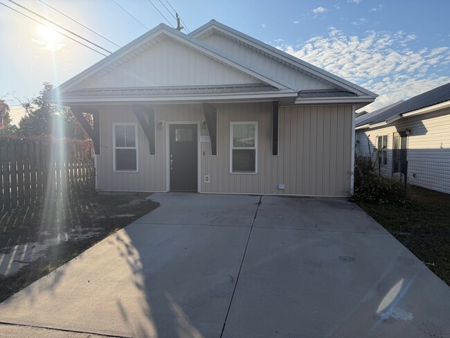 Photo - *** MOVE IN SPECIAL *** 3 BED 2 BATH