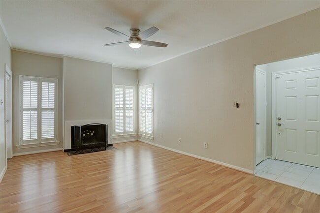 Photo - 1201 Bering Dr Unidad 27