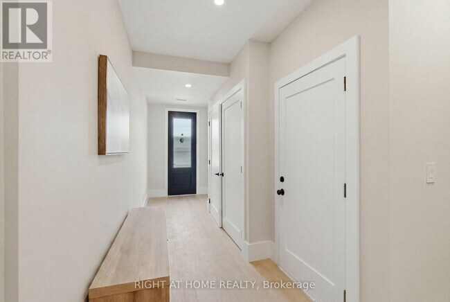 Photo - 79 River St
