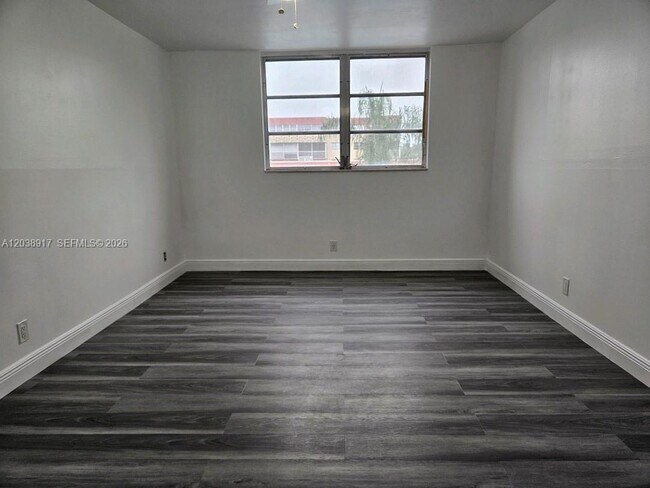 Photo - 404 NW 68th Ave Unidad 304