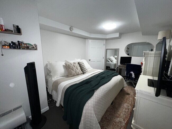 Bedroom - 2328 N Southport Ave Apartamentos Unidad G