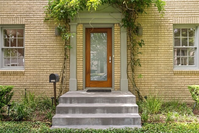 Photo - 2120 Quenby St