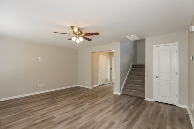 Photo - 133 Arbridge Ct