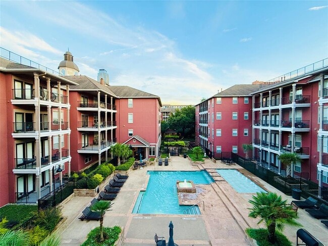 Photo - 2400 McCue Rd Unidad 345 Rental