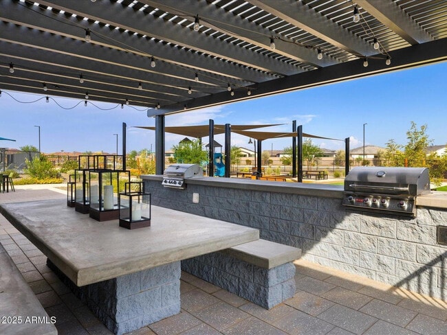 Photo - 15982 W Desert Spoon Dr