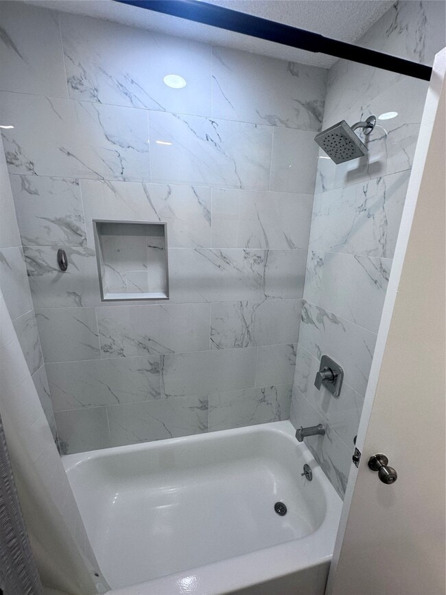 Building Photo - 10466 Hammerly Blvd Unit 70 Rental
