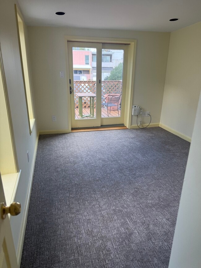 2321 Fairmount Ave Unit 3